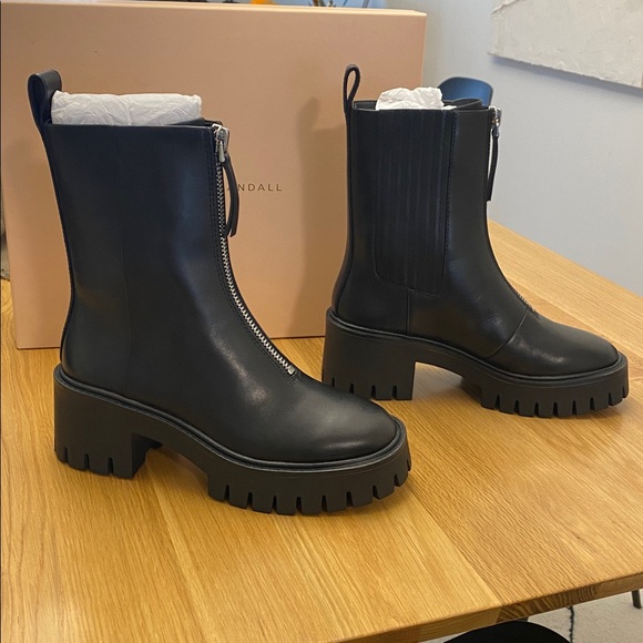 New in Box Loeffler Randall size 9 Trixie Black Zip Front Lug Boot - Picture 3 of 9